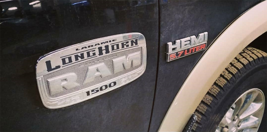 Замена фары у автомобиля Dodge RAM